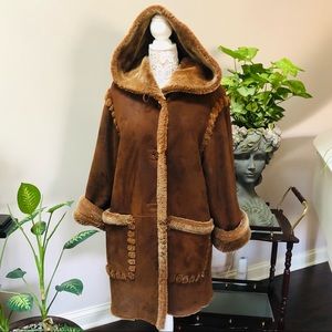 GORGEOUS NATURAL SHEARLING COAT